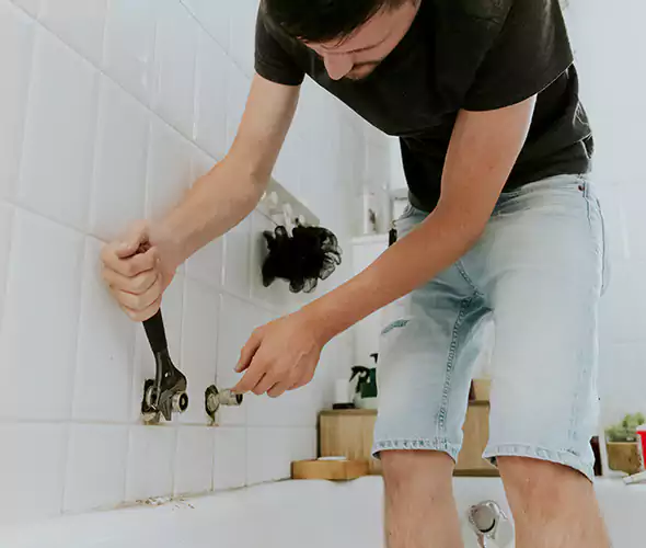 Affordable Bathtub Faucet Replacement in Revere: Choose Experienced Local Technicians